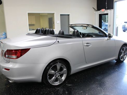 Used 2010 Lexus IS 350C w/ Luxury Pkg RWD image 34