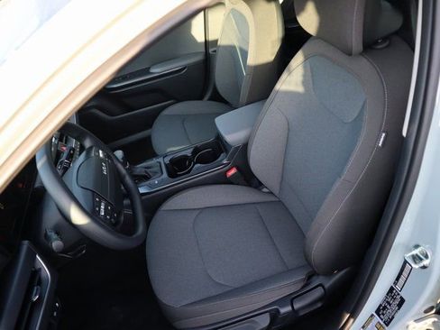 New 2025 Kia K4 LXS image 20