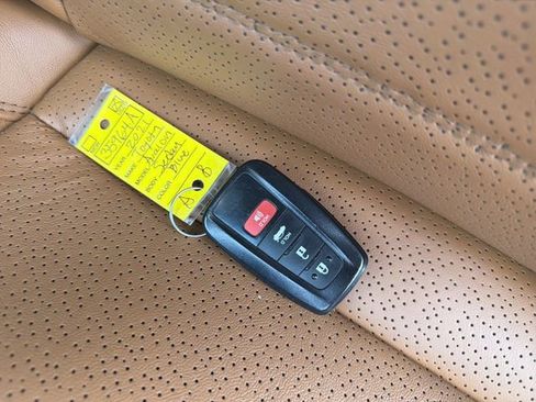 Certified 2021 Toyota Avalon Limited w/ Advanced Safety Package AWD/4WD image 35