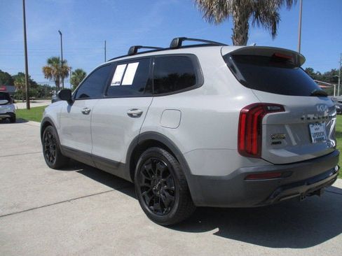 Used 2022 Kia Telluride EX w/ EX Premium Package image 5