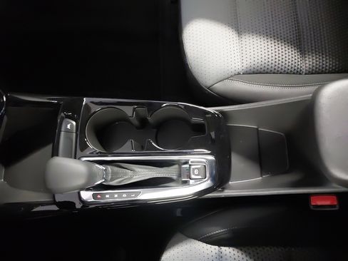 Used 2025 Chevrolet Trax LT w/ Driver Confidence Package image 22