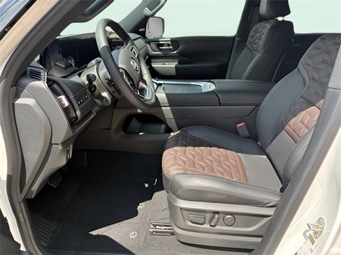 New 2025 Nissan Armada Platinum w/ Convenience Package image 9