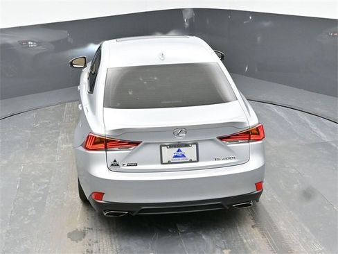 Used 2017 Lexus IS 200t image 12