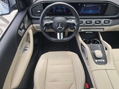 Certified 2025 Mercedes-Benz GLS 450 4MATIC image 25