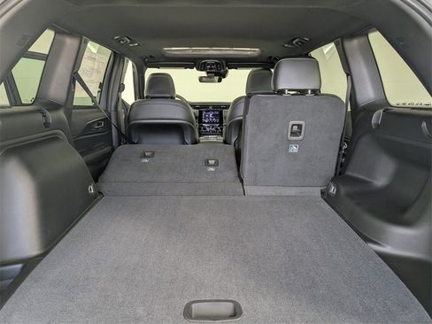 New 2025 Jeep Grand Cherokee Altitude image 28