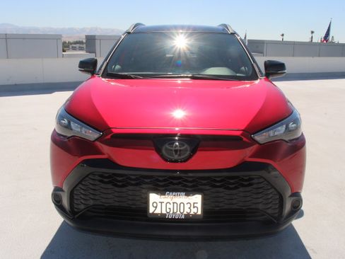 Used 2025 Toyota Corolla Cross AWD Hybrid w/ Moonroof Package image 7