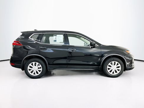 Used 2018 Nissan Rogue S AWD/4WD image 10