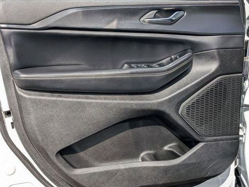 Certified 2024 Jeep Grand Cherokee L Laredo image 14