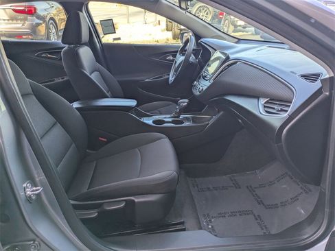 Used 2024 Chevrolet Malibu LT image 32