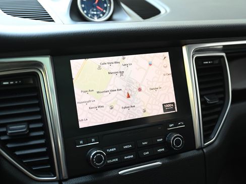 Used 2018 Porsche Macan S AWD/4WD image 24