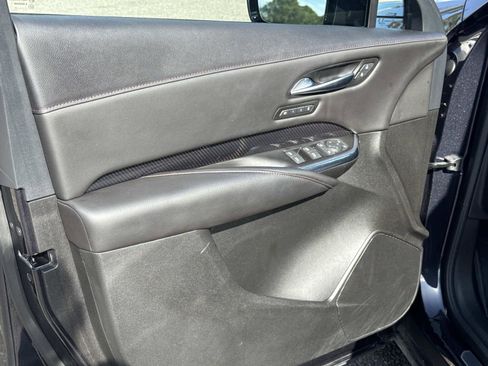 Used 2022 Cadillac XT4 Sport w/ Comfort Package image 17