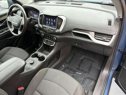 Used 2024 GMC Terrain SLE image 24