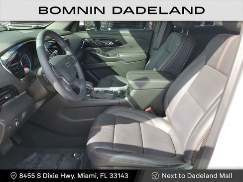 Used 2023 Chevrolet Traverse RS image 17