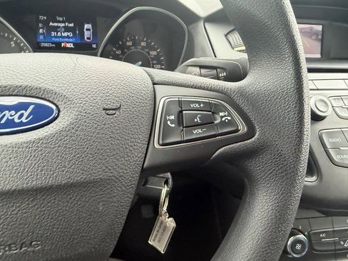 Used 2016 Ford Focus SE FWD image 14