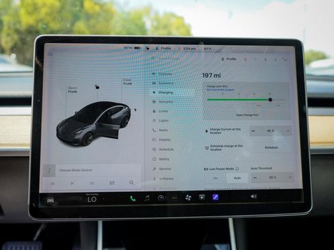 Used 2018 Tesla Model 3 image 14