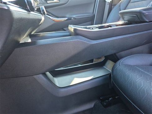 Used 2026 Chevrolet Equinox LT w/ Convenience Package II image 25