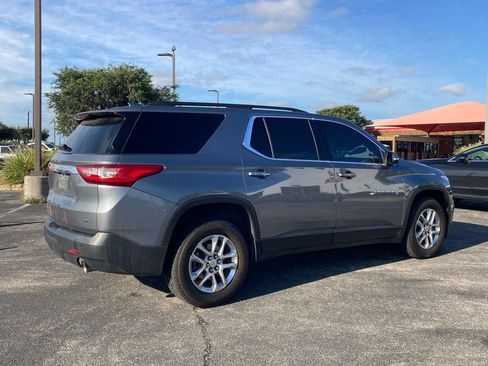 Used 2021 Chevrolet Traverse LT FWD image 4