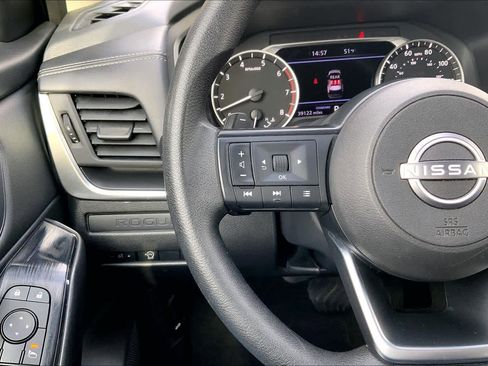 Used 2024 Nissan Rogue S image 21