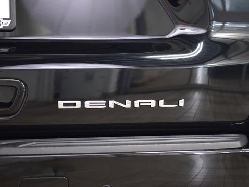 Used 2024 GMC Yukon XL Denali AWD/4WD image 24
