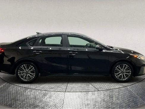 Used 2022 Kia Forte GT-Line w/ GT-Line Premium Package image 8