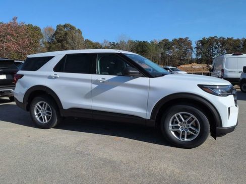 New 2026 Ford Explorer Active image 2