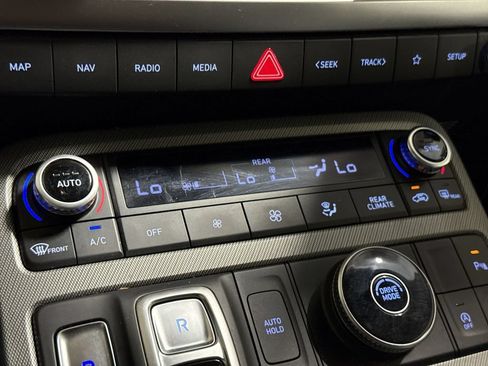 Used 2024 Hyundai Palisade SEL FWD image 17