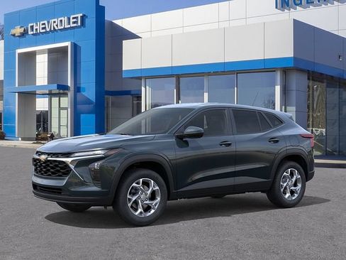 New 2026 Chevrolet Trax LS w/ LS Convenience Package FWD image 2