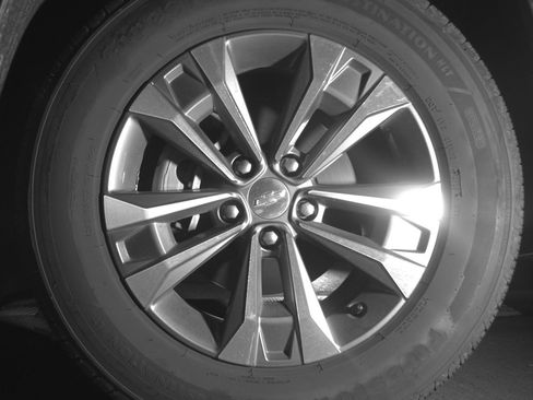 Used 2025 Chevrolet Equinox LT FWD image 12