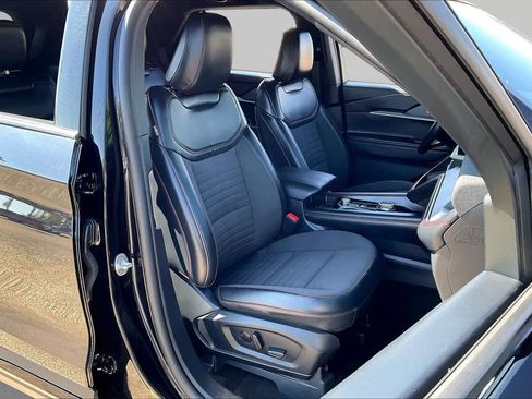 Used 2025 Ford Explorer ST-Line AWD/4WD image 9