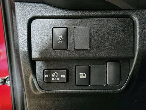 Used 2021 Toyota Tacoma SR5 RWD image 12