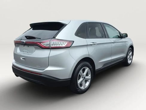 Used 2018 Ford Edge SE FWD image 7