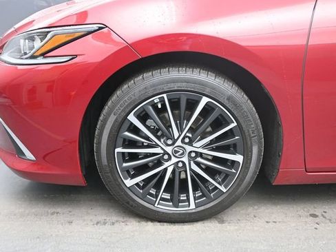 Used 2024 Lexus ES 350 w/ Premium Package FWD image 9