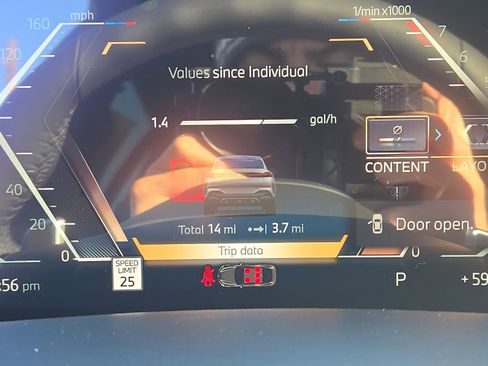 New 2026 BMW X6 xDrive40i w/ Climate Comfort Package image 9