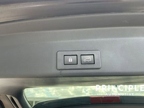 Used 2020 Subaru Ascent Premium w/ Convenience Package image 12