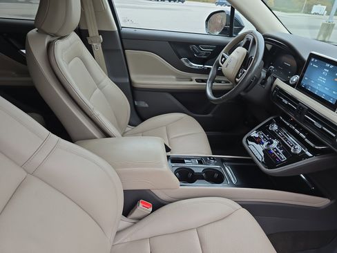 Certified 2021 Lincoln Corsair Reserve image 10