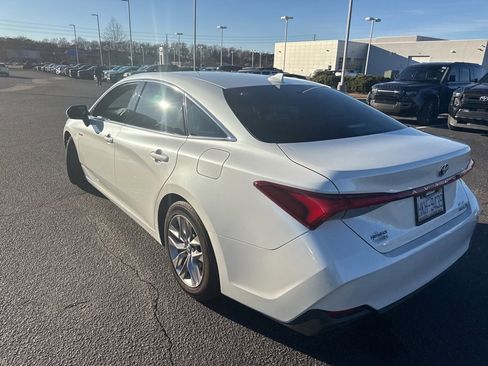 Certified 2021 Toyota Avalon XLE image 8