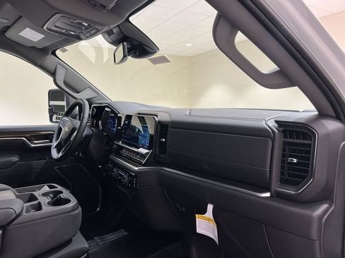 Used 2025 Chevrolet Silverado 3500 LT w/ Safety Package AWD/4WD image 25