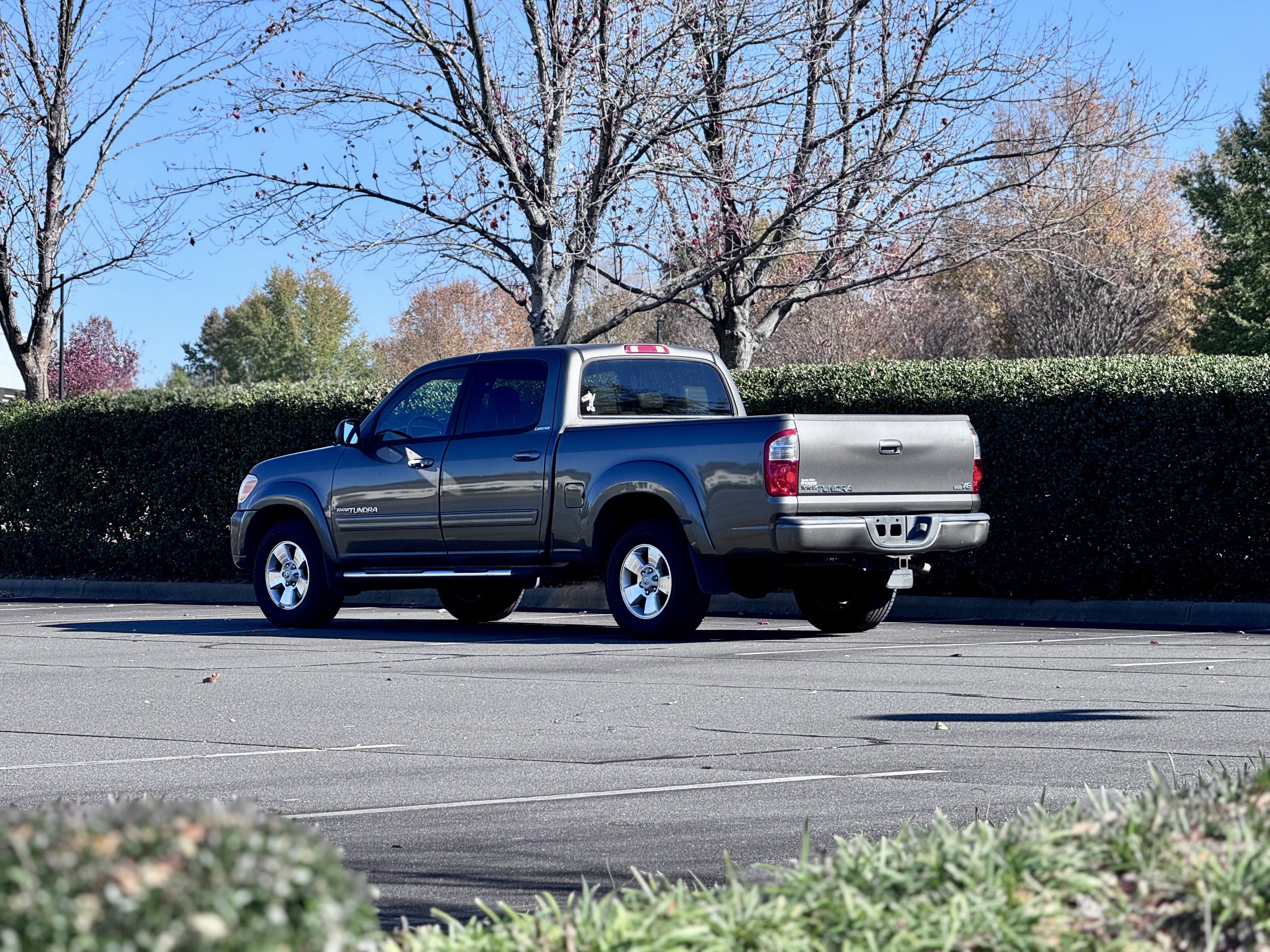 Used 2005 Toyota Tundra Limited w/ All Weather Guard Pkg RWD image 11