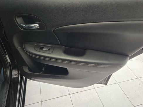 Used 2012 Chrysler 200 Limited image 8