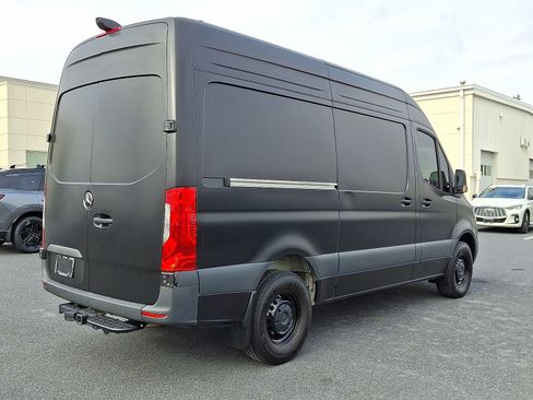 Used 2024 Mercedes-Benz Sprinter 2500 image 6