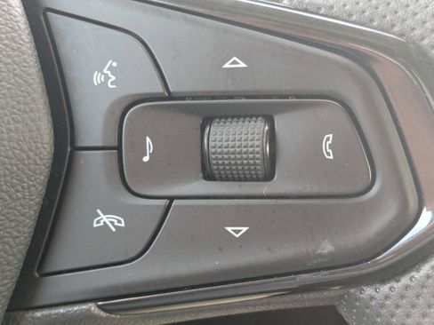 Used 2025 Chevrolet TrailBlazer LT AWD/4WD image 31