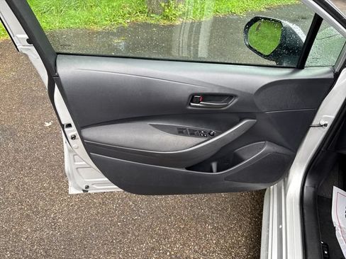 Used 2025 Toyota Corolla LE FWD image 7