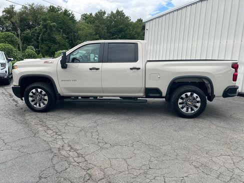 Used 2026 Chevrolet Silverado 2500 Custom w/ Custom Value Package AWD/4WD image 9
