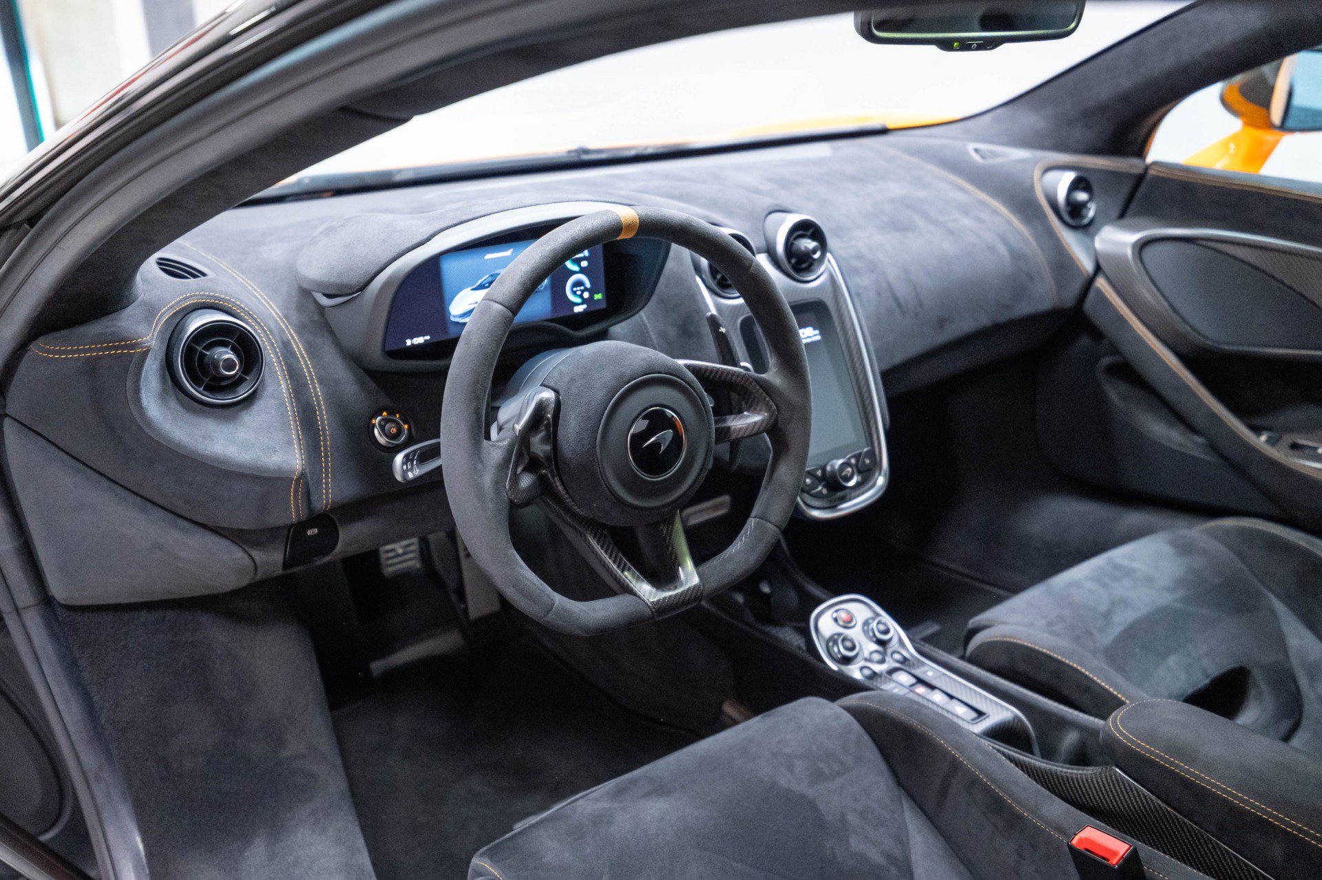 Used 2019 McLaren 600LT RWD image 11