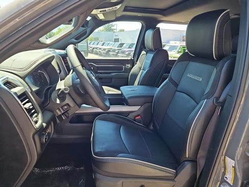 New 2026 RAM 2500 Laramie AWD/4WD image 12