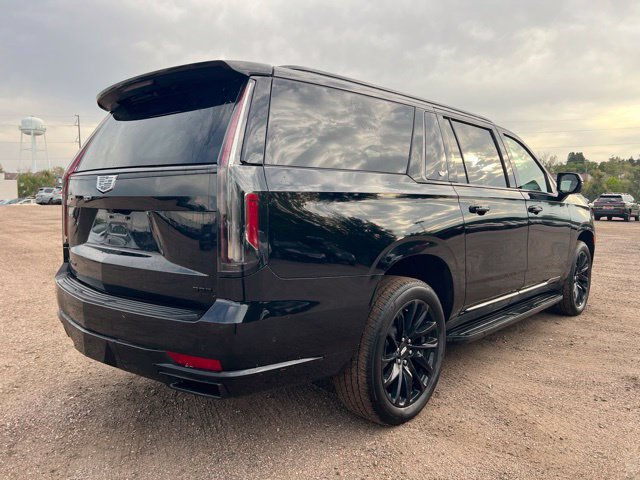 Used 2023 Cadillac Escalade ESV Sport w/ LPO, ONYX Package AWD/4WD image 5