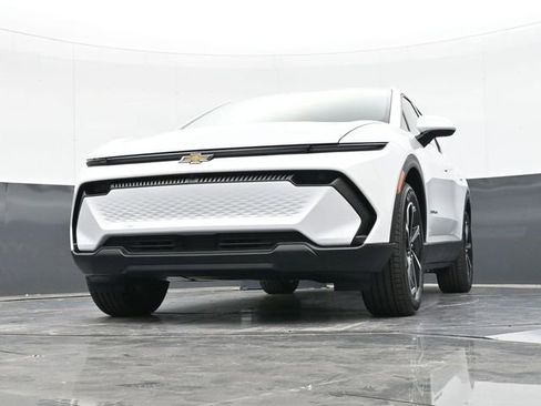New 2026 Chevrolet Equinox EV LT FWD image 45
