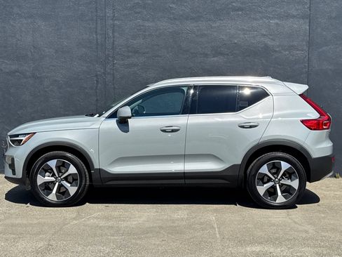 Used 2026 Volvo XC40 B5 Plus w/ Protection Package Premier AWD/4WD image 6