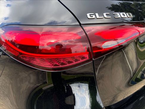 Used 2024 Mercedes-Benz GLC 300 4MATIC image 28