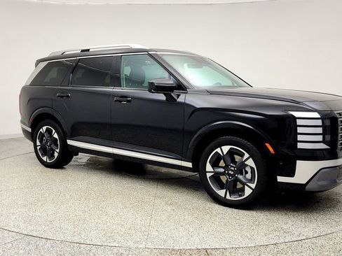 Used 2026 Hyundai Palisade Limited FWD image 3